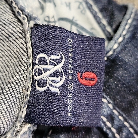 Rock & Republic Kendall Dark Wash White Stitch Straight Leg Jeans - Size 6 - Picture 7 of 9